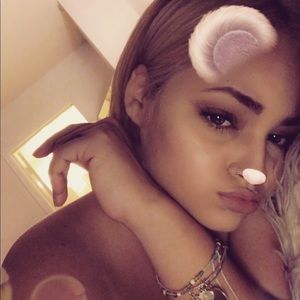 Meet your Posher, Chasity